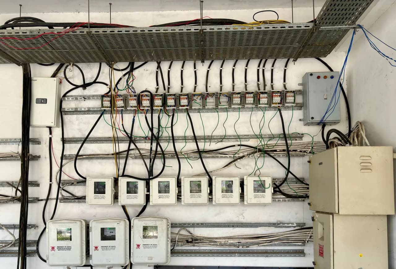 Mikroinvertori vai virknes invertors: kuru izvēlēties
